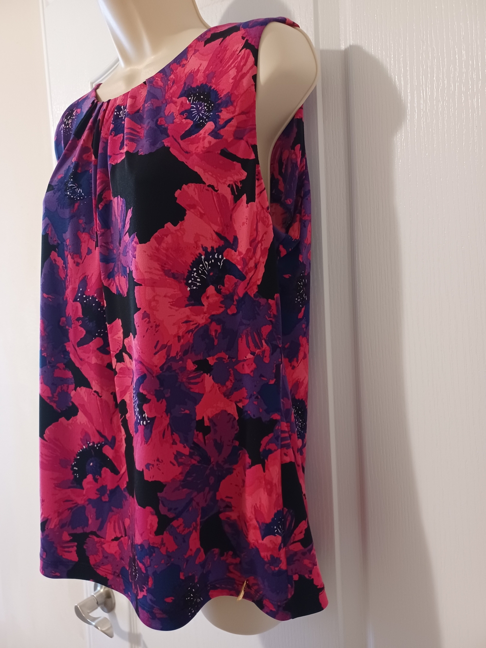 Calvin Klein Pink and Purple Floral Sleeveless Top - Picture 3 of 16